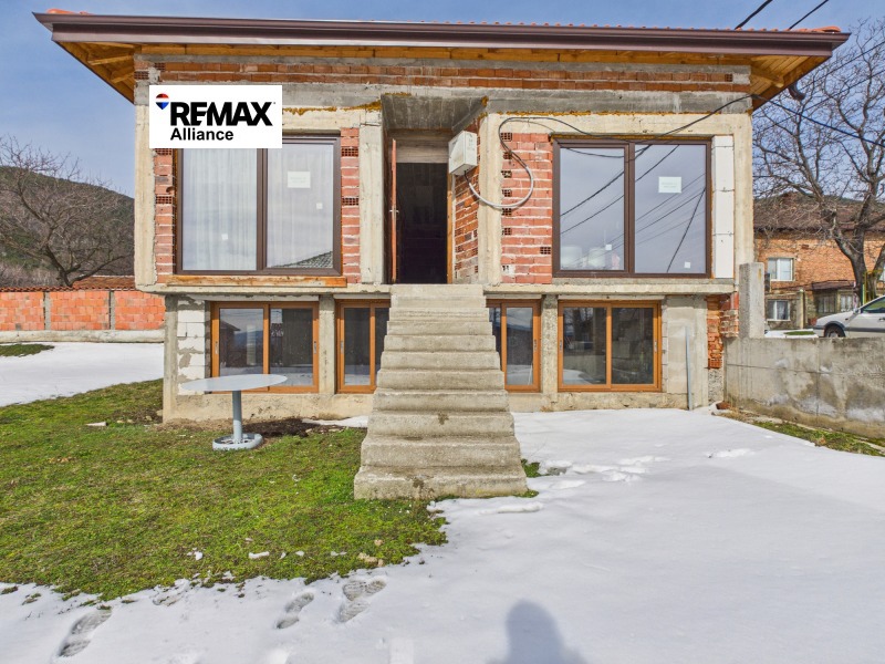 Продава КЪЩА в област София, с. Църквище - 37 кв.м / 96 000 € » 187 759.68 лв., РЕМАКС АЛИАНС
