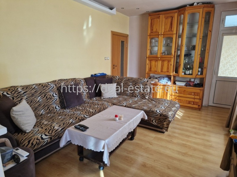 Продава МНОГОСТАЕН, гр. Благоевград, Широк център, снимка 3 - Апартаменти - 52769813