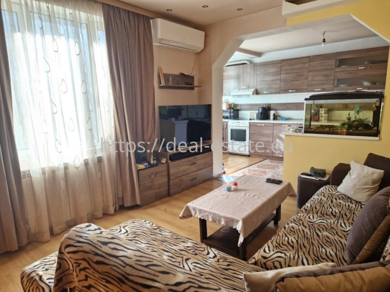 Продава МНОГОСТАЕН, гр. Благоевград, Широк център, снимка 2 - Апартаменти - 52769813