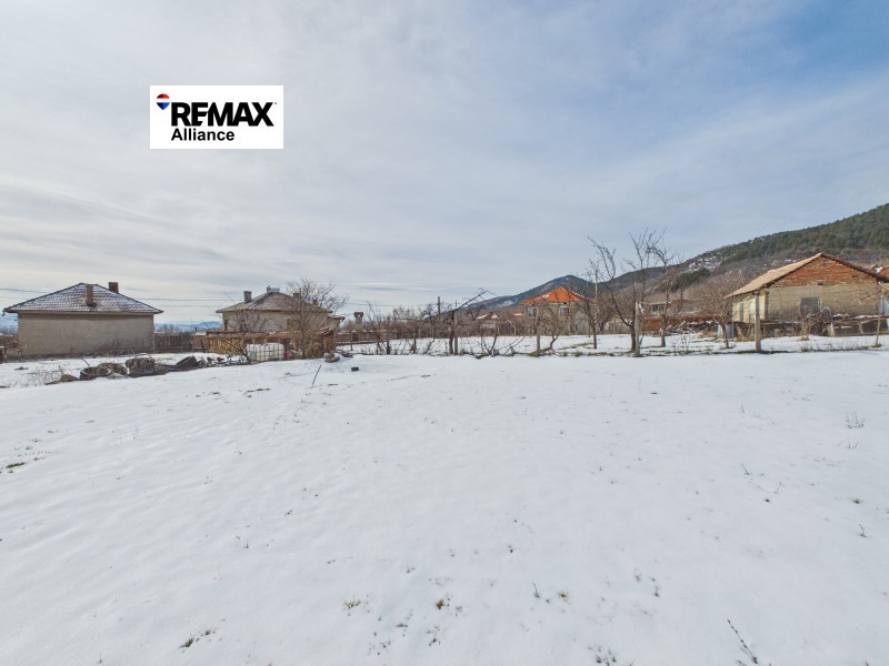 Продава КЪЩА, с. Църквище, област София област, снимка 2 - Къщи - 53570556