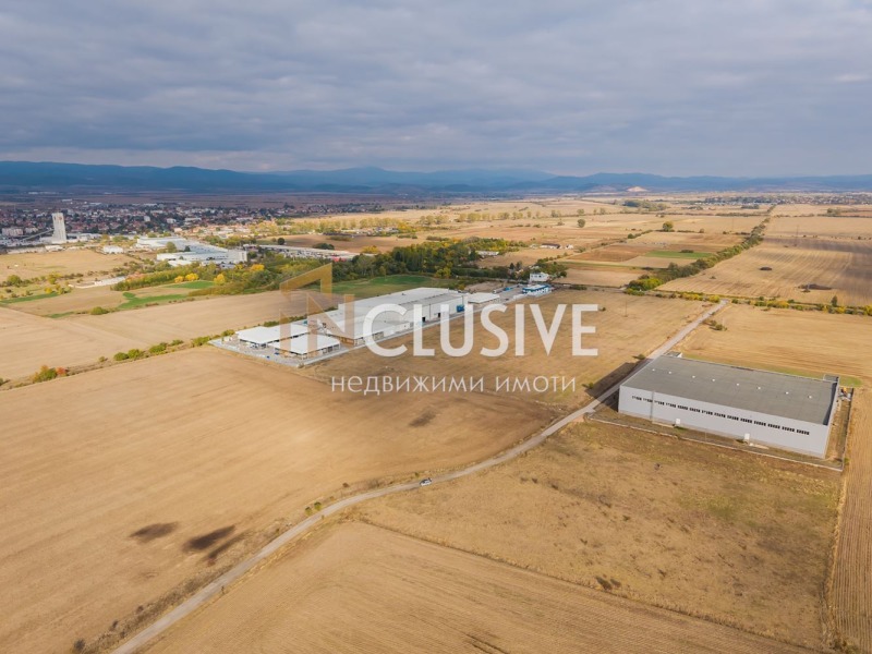 Продава ПАРЦЕЛ в област София, гр. Елин Пелин - 35324 кв.м / 1 483 608 € » 2 901 685.03 лв., ИНКЛУЗИВ БЪЛГАРИЯ АД