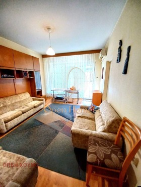 Продава 3-стаен град Пловдив Кючук Париж - [1] 