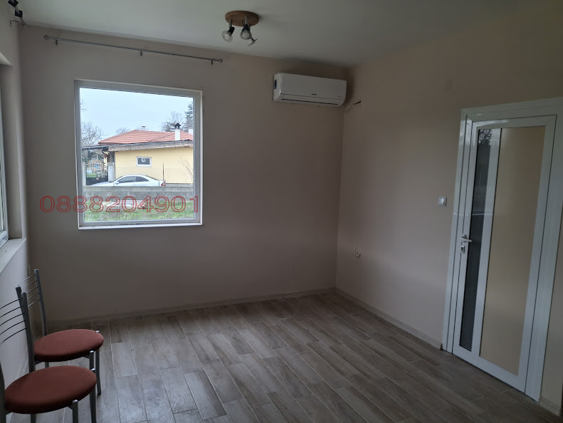 Продава КЪЩА, с. Тутраканци, област Варна, снимка 3 - Къщи - 53213563