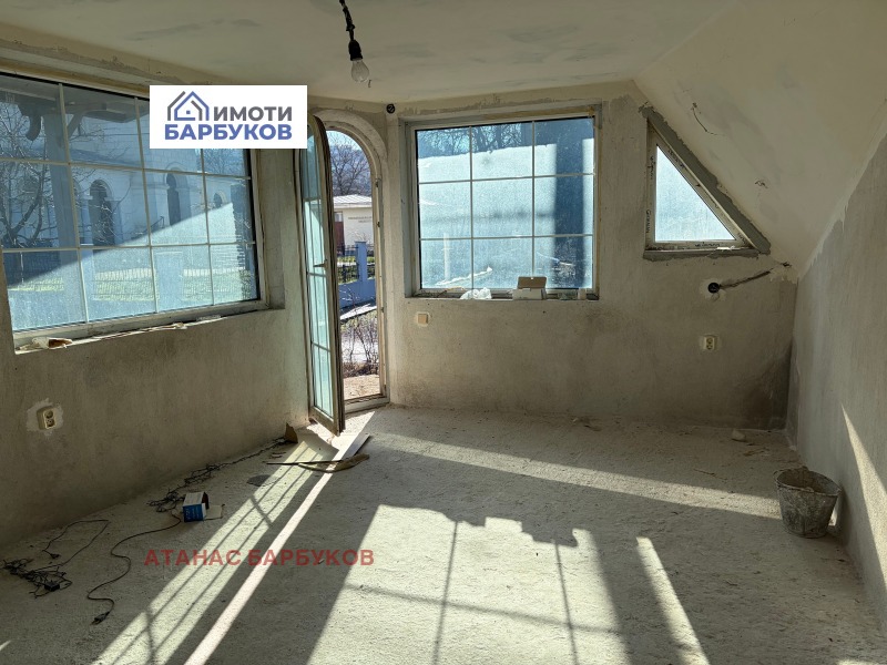 Продава КЪЩА, гр. Русе, Широк център