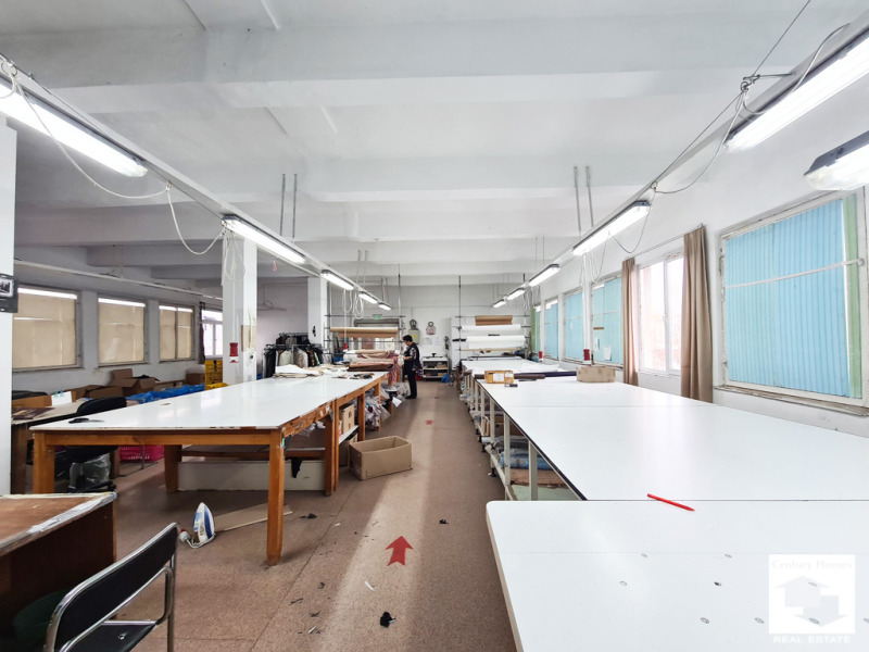 Продава ПРОМ. ПОМЕЩЕНИЕ, гр. Велико Търново, Бузлуджа, снимка 11 - Производствени сгради - 52601172