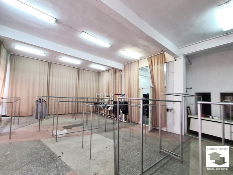 Продава ПРОМ. ПОМЕЩЕНИЕ, гр. Велико Търново, Бузлуджа, снимка 3 - Производствени сгради - 52601172