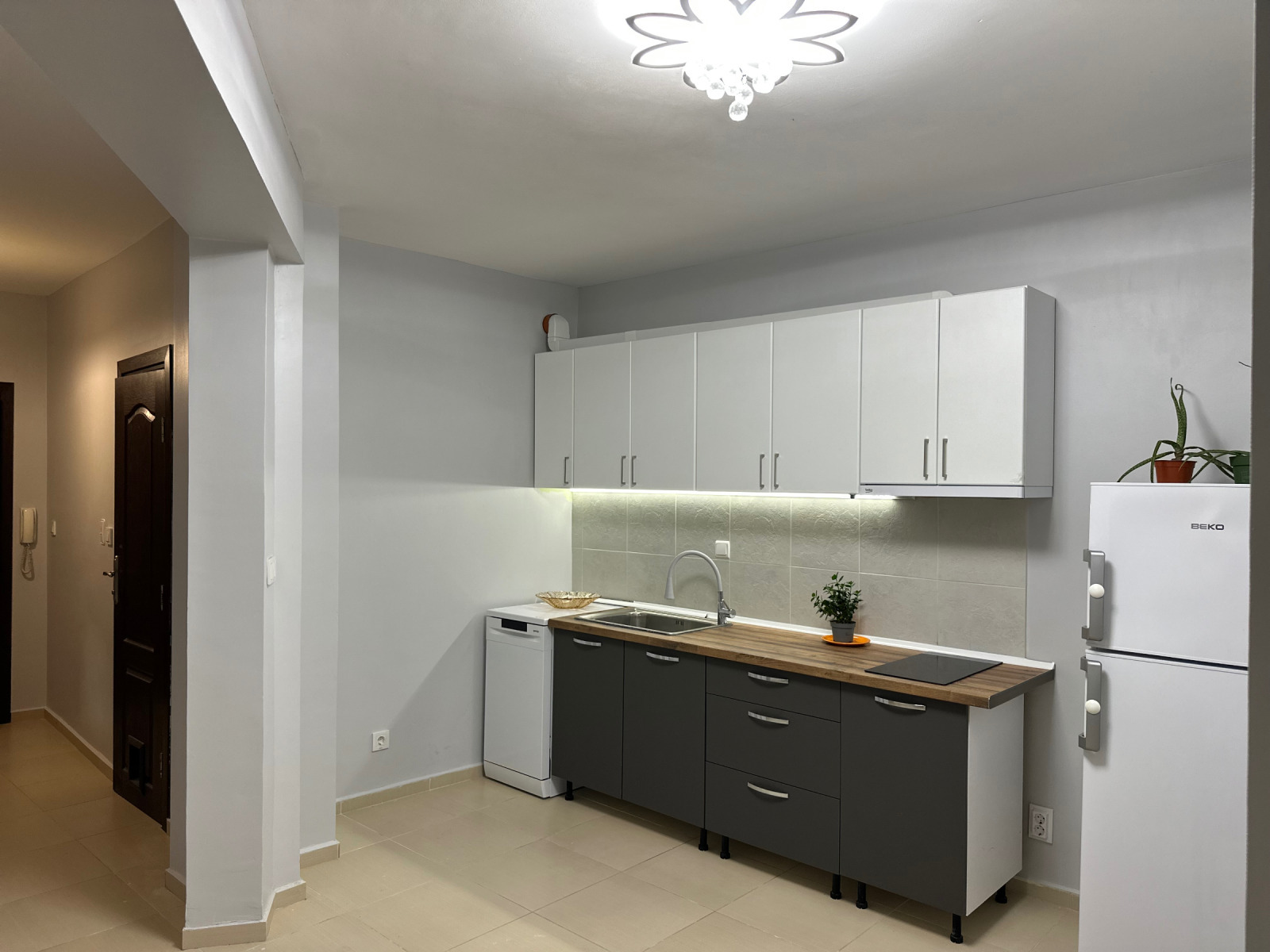 Продава 3-СТАЕН, гр. Поморие, област Бургас, снимка 2 - Апартаменти - 56166329