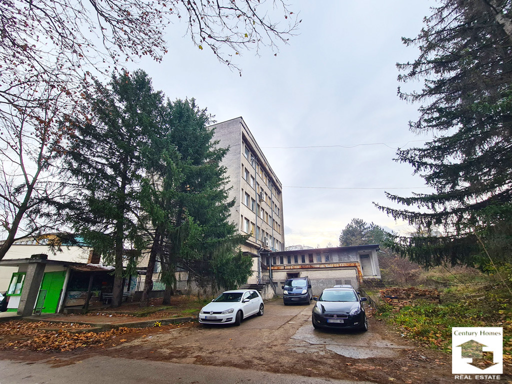 Продава ПРОМ. ПОМЕЩЕНИЕ, гр. Велико Търново, Бузлуджа, снимка 2 - Производствени сгради - 52601172