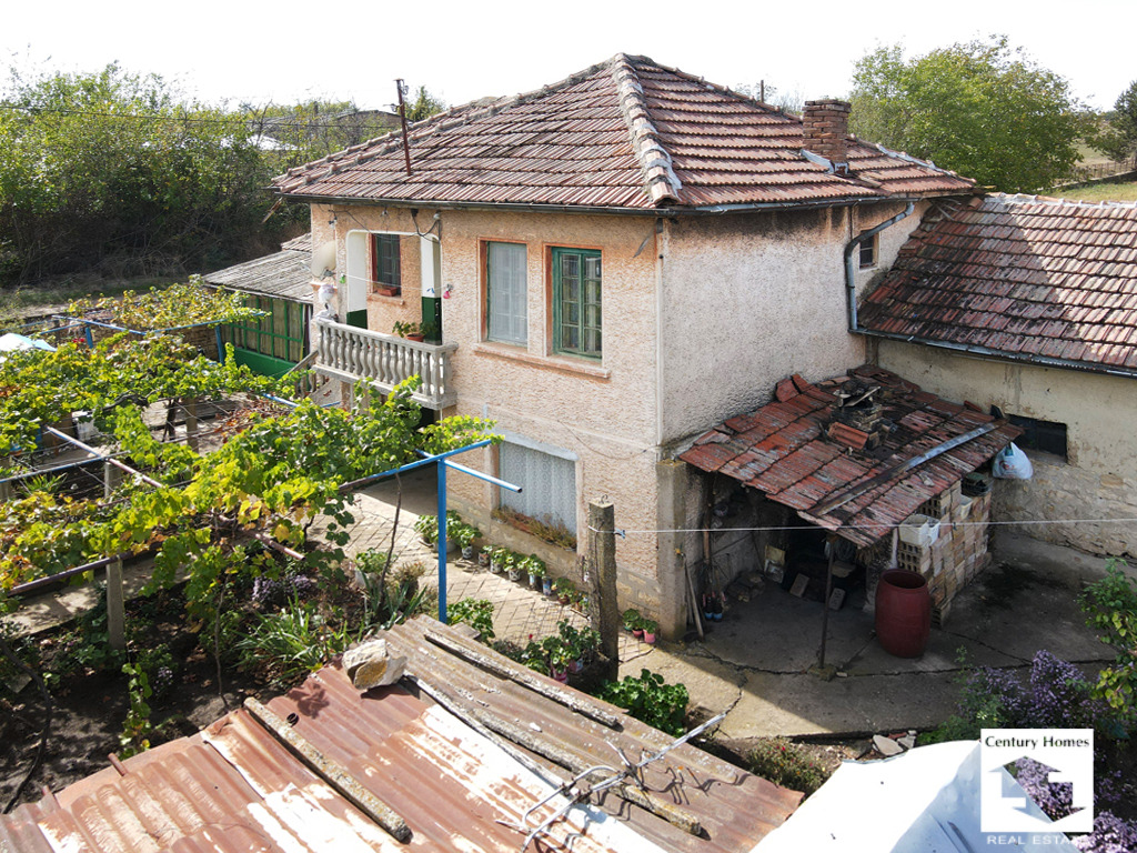 Продава КЪЩА, с. Куцина, област Велико Търново, снимка 2 - Къщи - 47507547