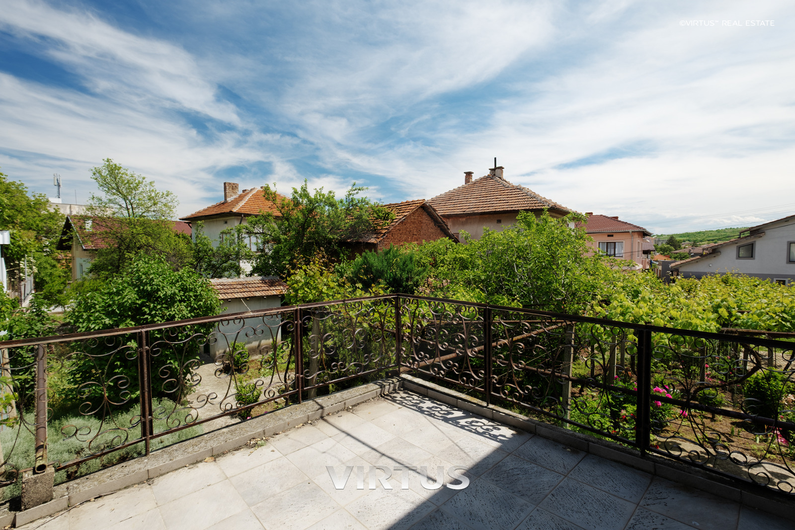 Продава КЪЩА, гр. Луковит, област Ловеч, снимка 11 - Къщи - 54669364