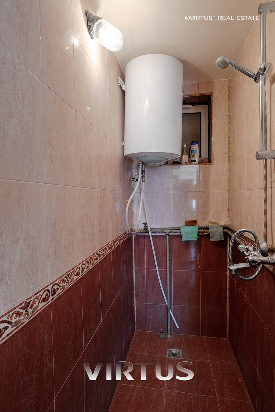 Продава КЪЩА, гр. Луковит, област Ловеч, снимка 9 - Къщи - 54669364