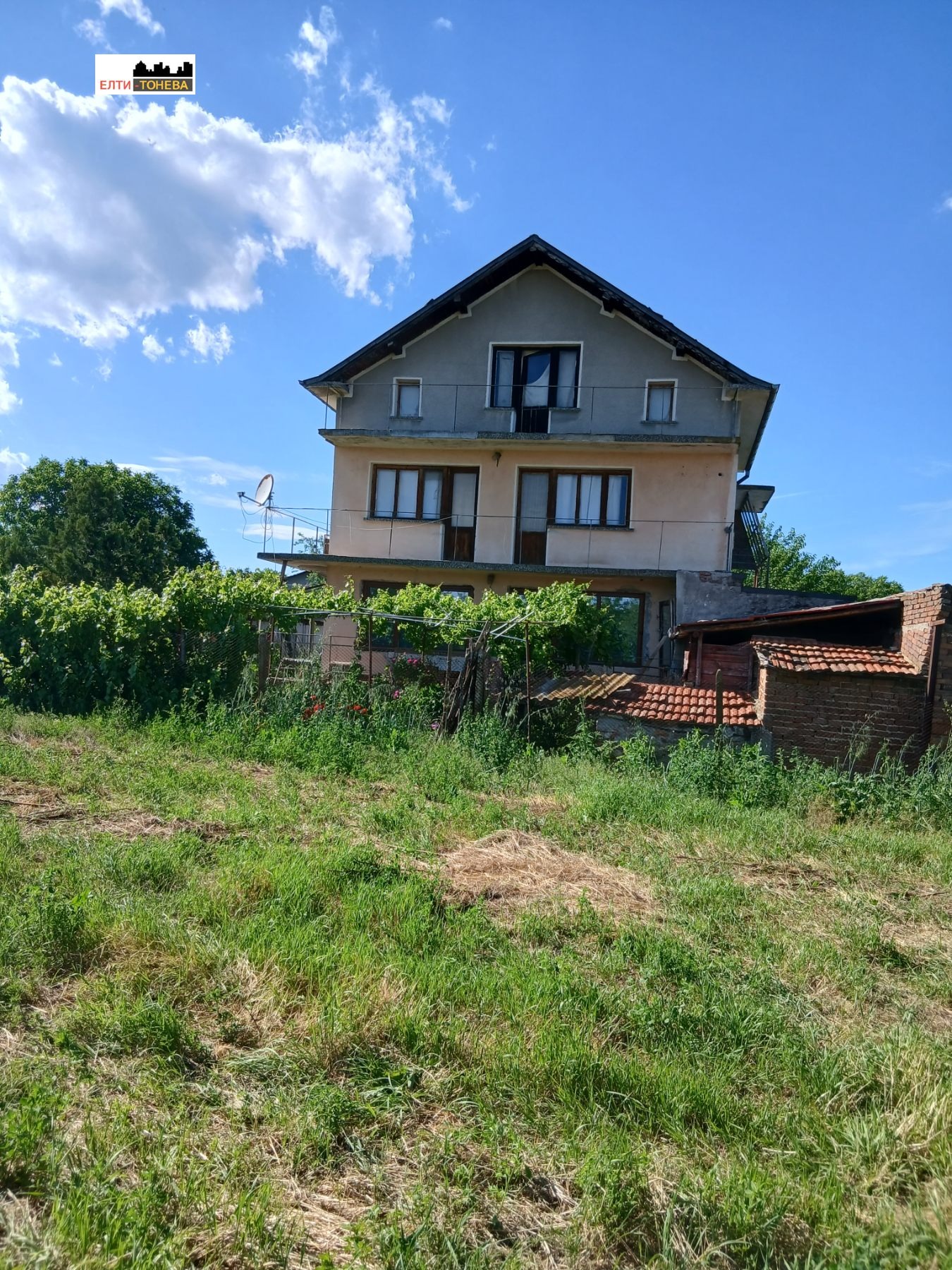 Продава ВИЛА, с. Средец, област Стара Загора