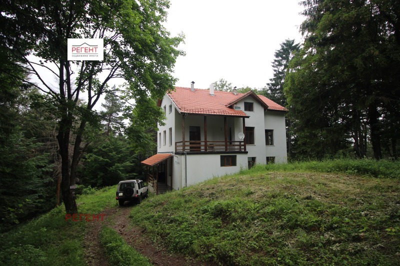 Продава КЪЩА в област Габрово, гр. Трявна - 516 кв.м / При запитване, РЕГЕНТ