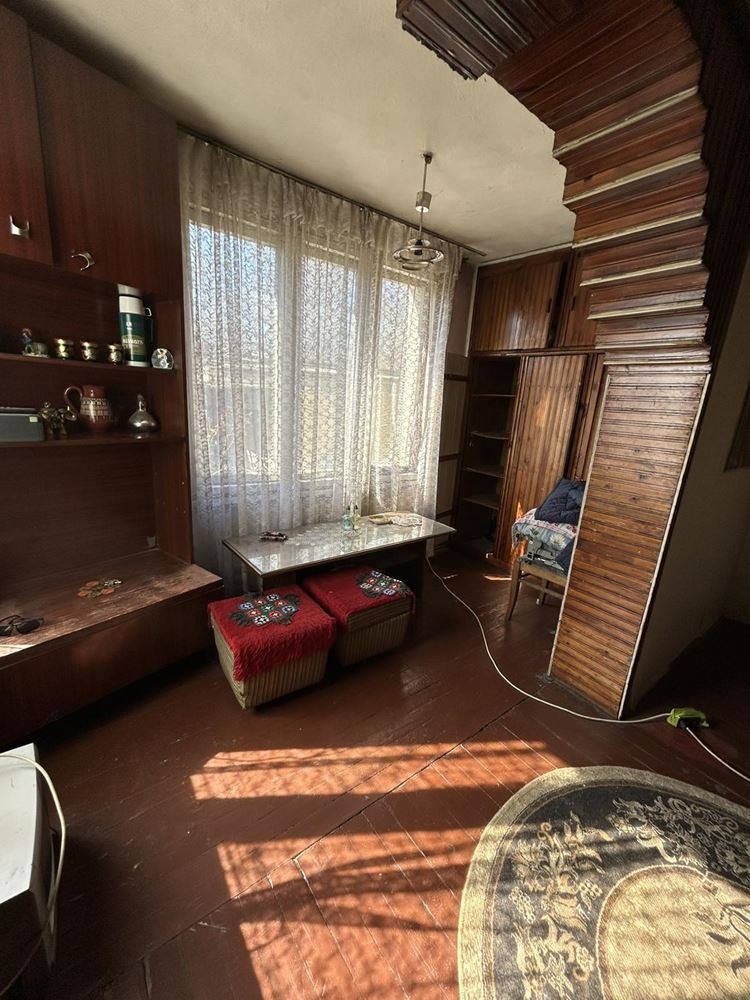 Продава ЕТАЖ ОТ КЪЩА, гр. София, Модерно предградие, снимка 2 - Етаж от къща - 53812785