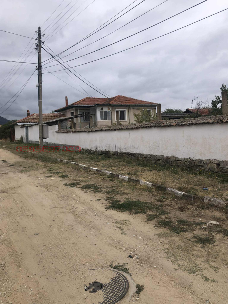 In vendita  Casa regione Plovdiv , Starosel , 180 mq | 78664064