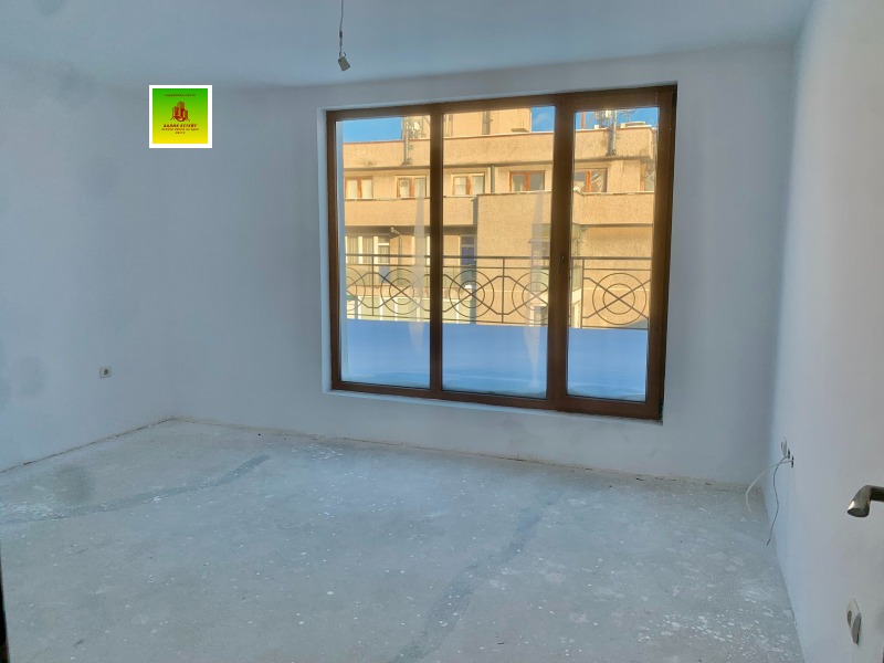 Продава 2-СТАЕН в град Добрич, Център - 132 кв.м / 93 627 € » 183 118.50 лв., БАЛИК ЕСТЕЙТ