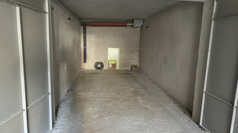 Продава ГАРАЖ в град Плевен, Идеален център - 16 кв.м / 19 000 € » 37 160.77 лв., ФОР СЕЛ РЕАЛ ЕСТЕЙТ