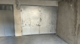 Garage Idealen tsentar, Pleven 3