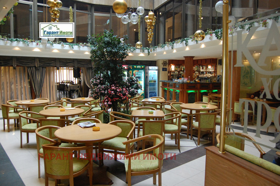 Продава ХОТЕЛ, гр. Трявна, област Габрово, снимка 2 - Хотели - 52981906