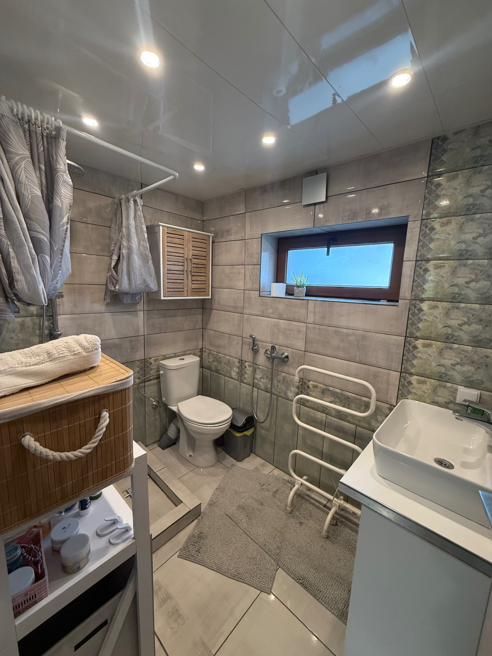 Продава КЪЩА, с. Кривини, област Варна, снимка 15 - Къщи - 54243330