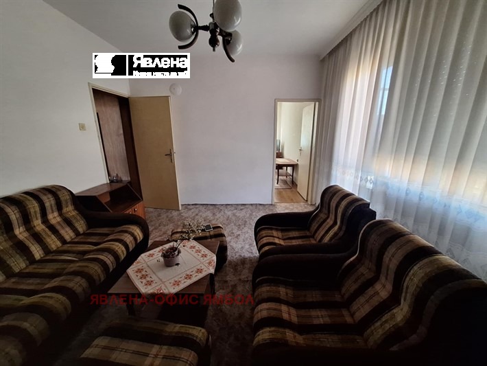 Продава 2-СТАЕН, гр. Ямбол, Център, снимка 2 - Апартаменти - 55145103