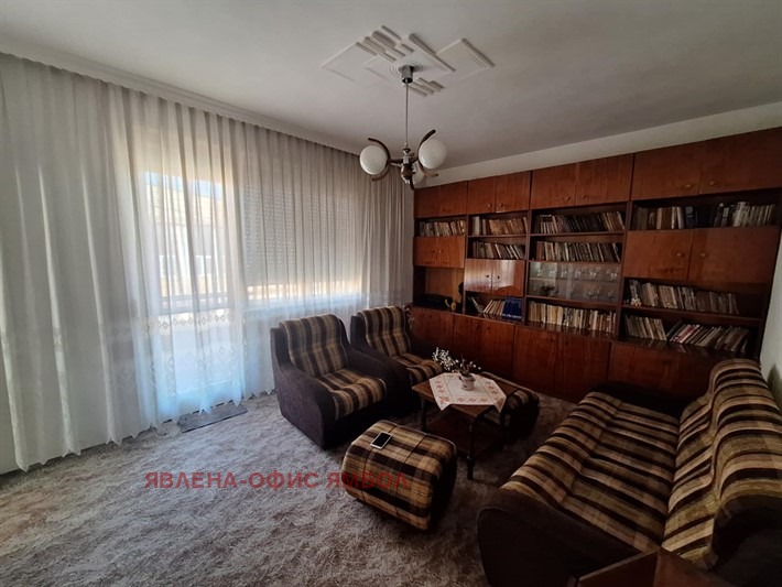 Продава 2-СТАЕН, гр. Ямбол, Център, снимка 3 - Апартаменти - 55145103