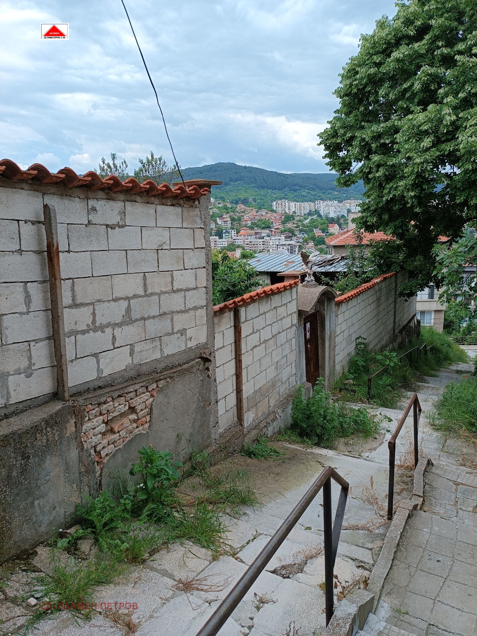 Продава КЪЩА, гр. Шумен, Куршун чешма, снимка 2 - Къщи - 48608435