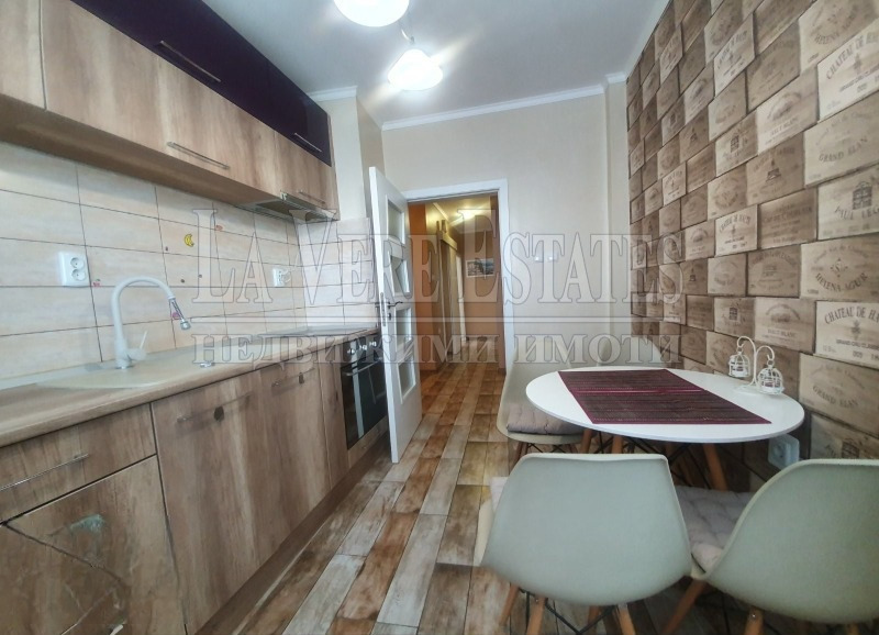 Продава  3-стаен град Русе , Дружба 2 , 95 кв.м | 64002002 - изображение [8]