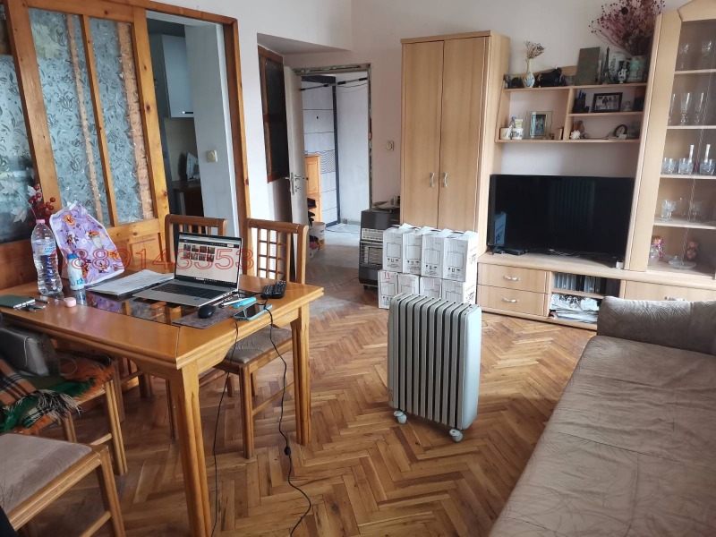 Продава 3-СТАЕН, гр. Варна, Спортна зала