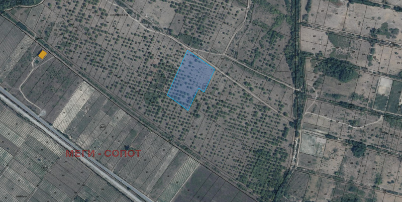 Продава  Земеделска земя област Пловдив , гр. Карлово , 11942 дка | 91737990