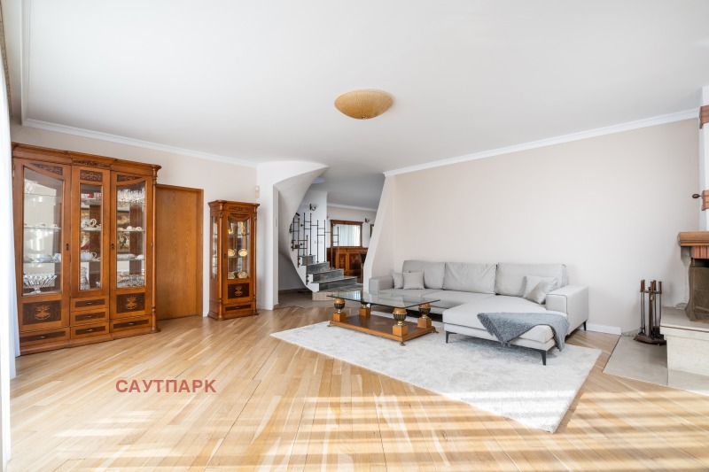 Продава МЕЗОНЕТ в град София, Лагера - 185 кв.м / 465 000 € » 909 460.95 лв., САУТПАРК