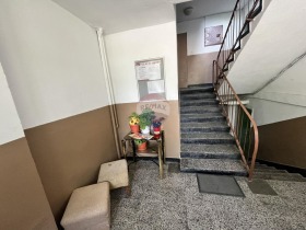 1 ložnice Vladislav Varnenčik 1, Varna 15