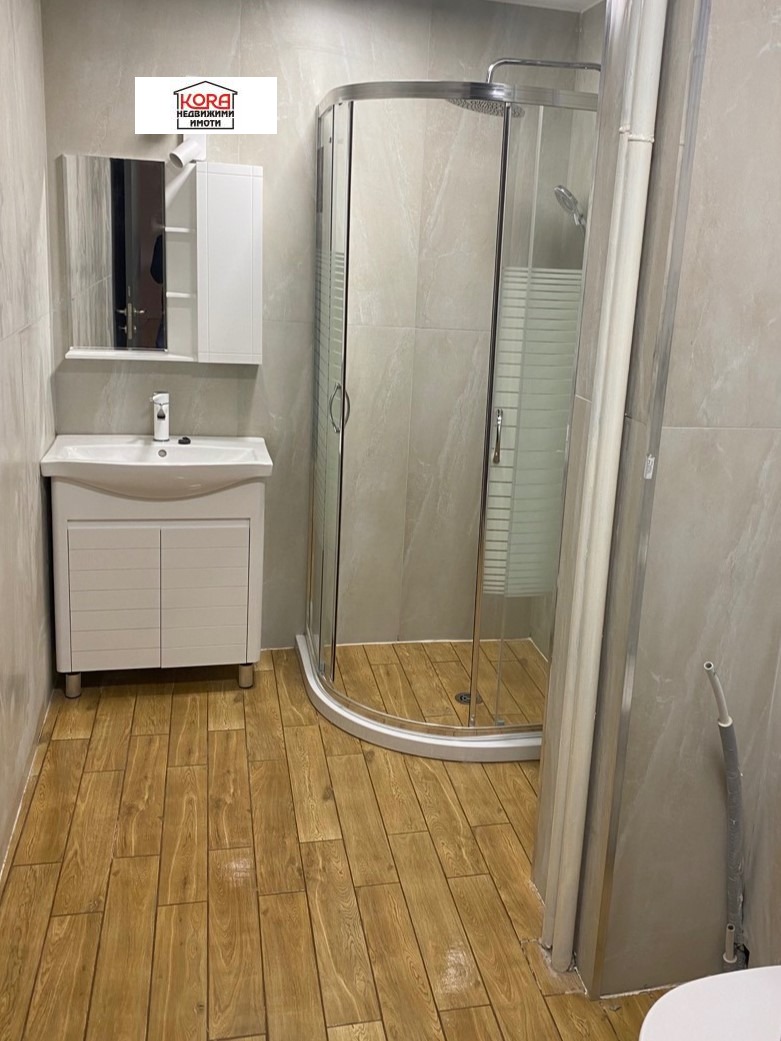 Продава 2-СТАЕН, гр. Плевен, Широк център