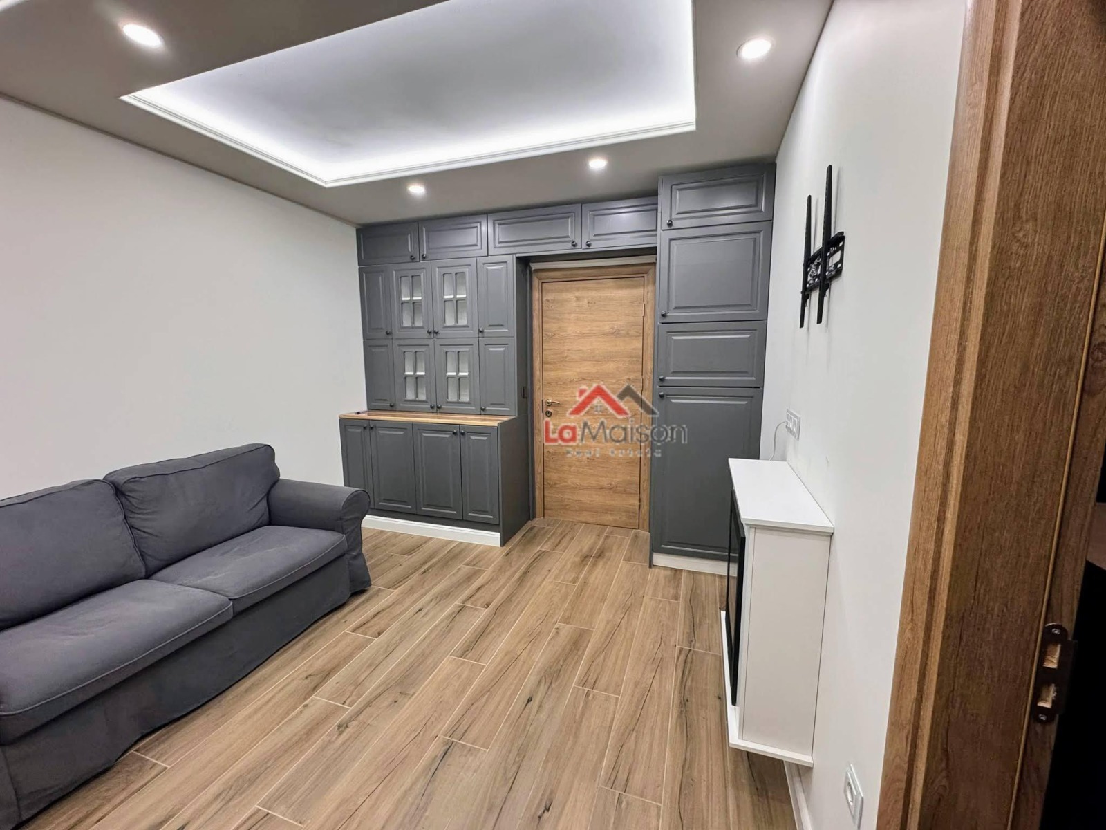 Продава 2-СТАЕН, гр. София, Редута