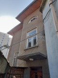 Продава КЪЩА, гр. Плевен, Идеален център, снимка 2