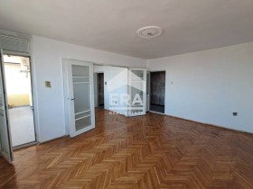 Обява продава 4-стаен, град Варна, Гранд Мол