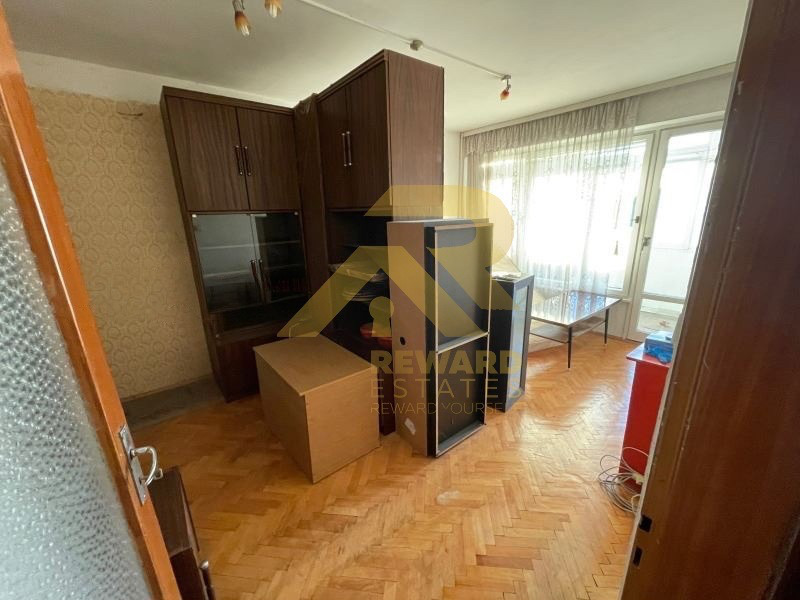 Продава  2-стаен град София , Люлин 6 , 65 кв.м | 31014323