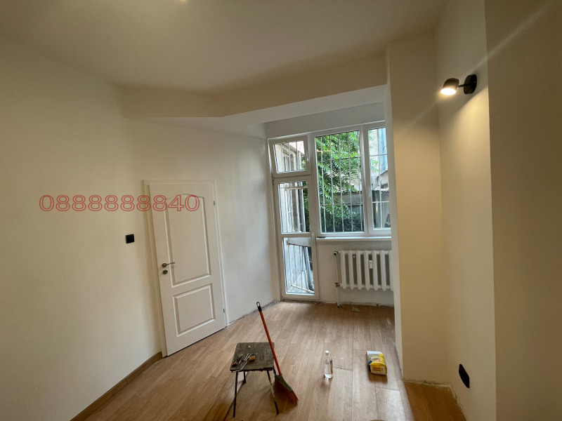 Продава 2-СТАЕН, гр. София, Център, снимка 4 - Апартаменти - 53123234