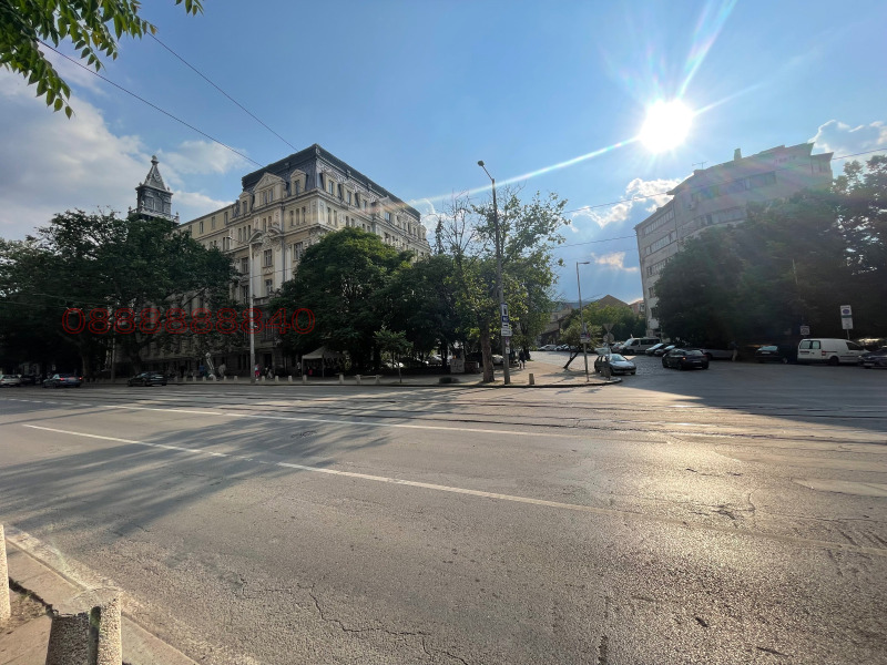 Продава 2-СТАЕН, гр. София, Център, снимка 2 - Апартаменти - 53123234