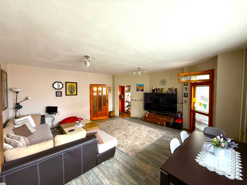À venda  2 quartos Plovdiv , Centar , 110 m² | 79225937 - imagem [3]