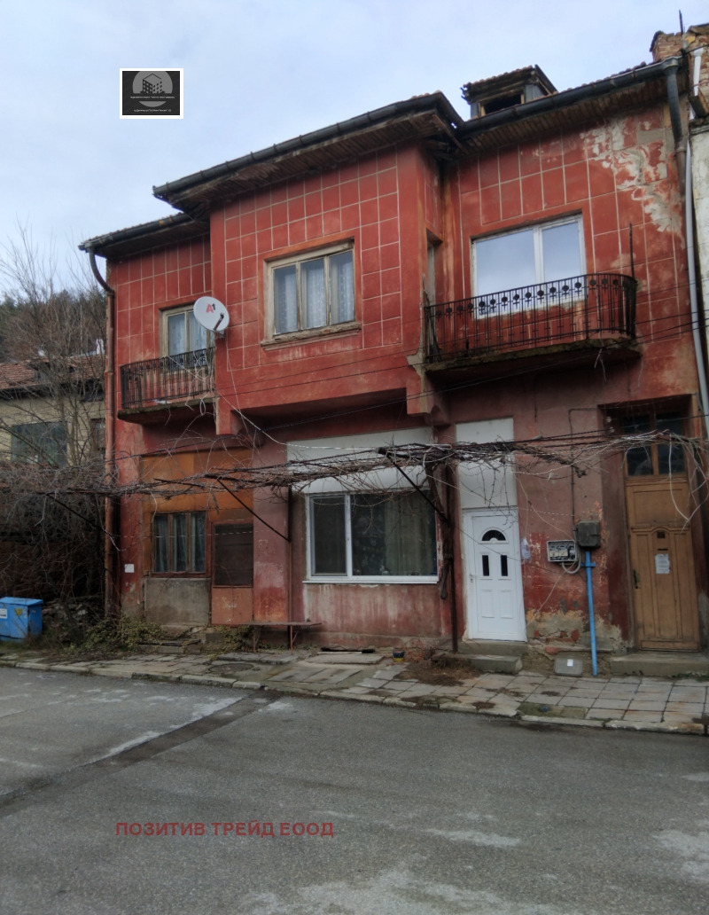 Продава КЪЩА в област Кюстендил, гр. Бобошево - 200 кв.м / 33 000 € » 64 542.39 лв., ПОЗИТИВ ТРЕЙД ЕООД