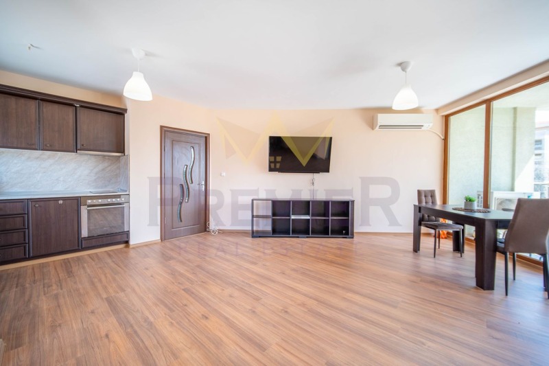 Продава  2-стаен град Варна , к.к. Св.Св. Константин и Елена , 93 кв.м | 37762656