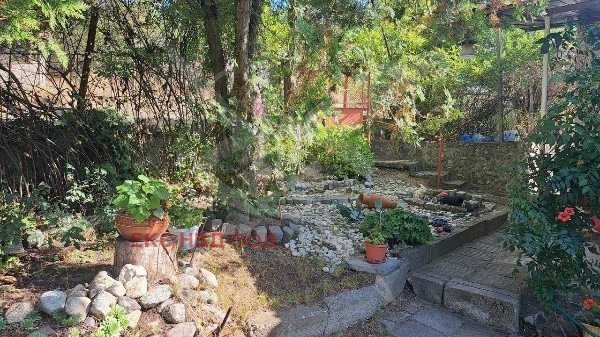 Продава ВИЛА, с. Песнопой, област Пловдив, снимка 2 - Вили - 52196166