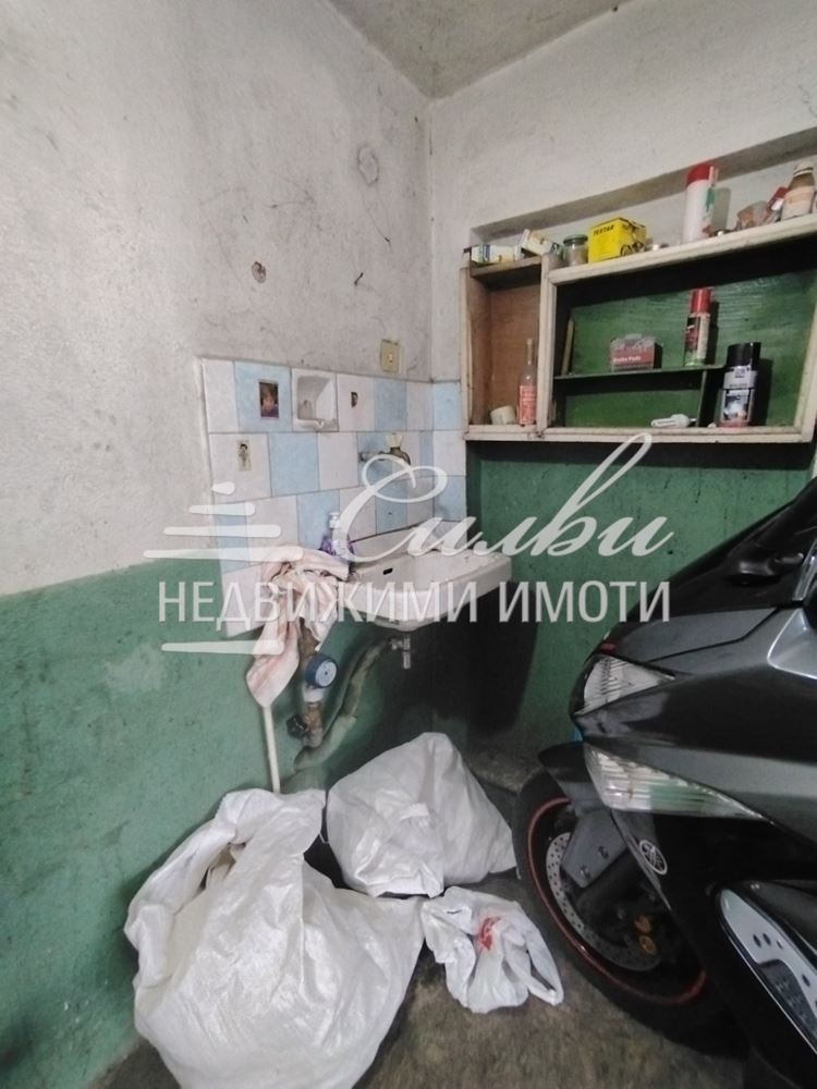 Продава ГАРАЖ, ПАРКОМЯСТО, гр. Шумен, Добруджански, снимка 3 - Гаражи и паркоместа - 52602110