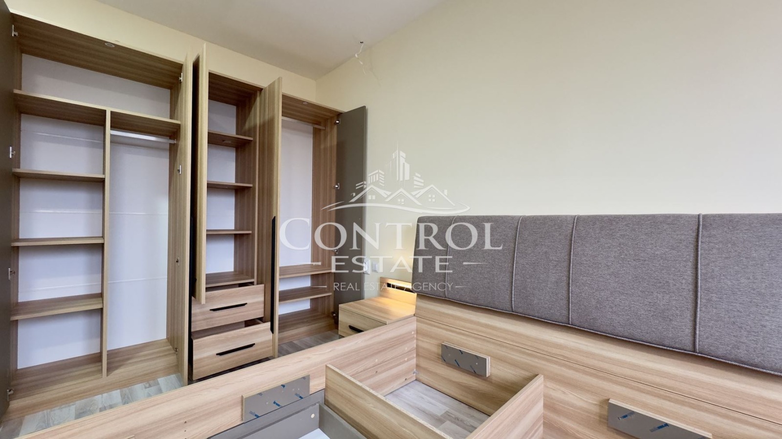 Продава 3-СТАЕН, гр. Велико Търново, Акация, снимка 3 - Апартаменти - 54088961