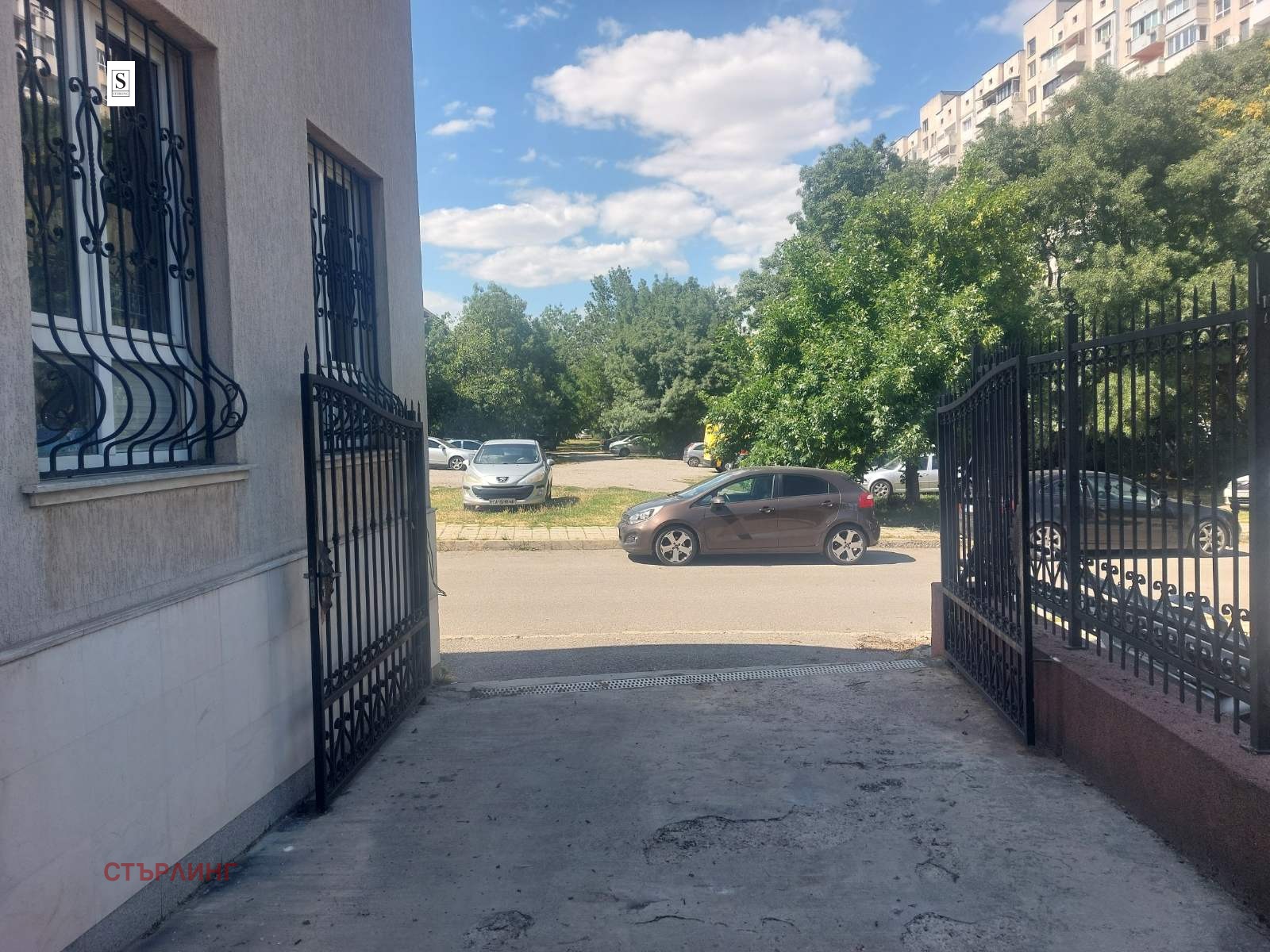 Продава ГАРАЖ, ПАРКОМЯСТО, гр. София, Сухата река, снимка 13 - Гаражи и паркоместа - 55235125
