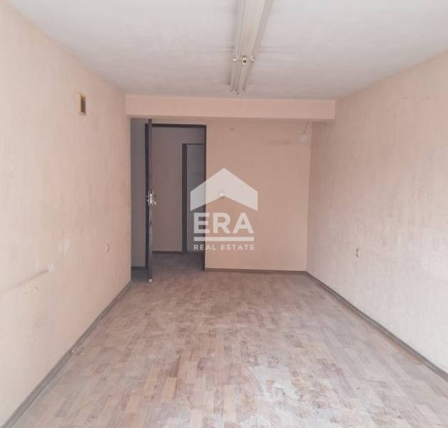Продава ГАРАЖ, ПАРКОМЯСТО, гр. Варна, Зимно кино Тракия, снимка 2 - Гаражи и паркоместа - 54344547