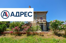 Продава  Къща, гр. Камено