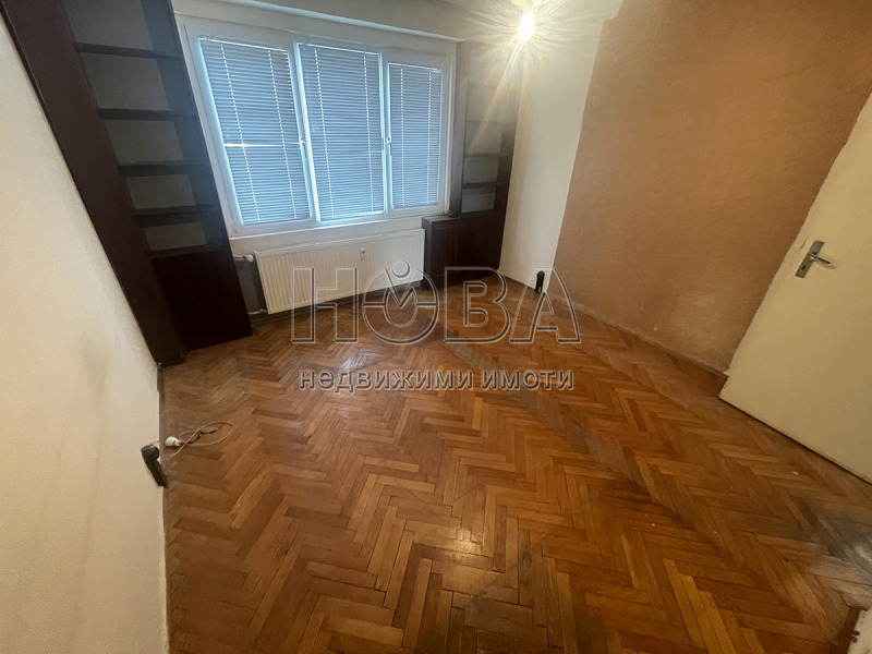 Продава  3-стаен град Русе , Възраждане , 80 кв.м | 77649178 - изображение [8]