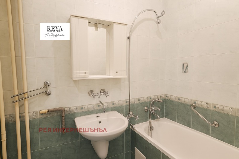 Продава 3-СТАЕН, гр. София, Център, снимка 6 - Апартаменти - 52571557